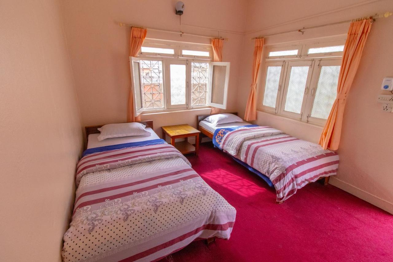 New Tourist Guest House Pokhara Exterior photo